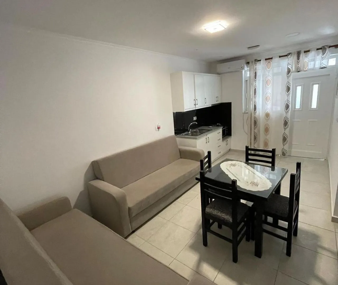 Dauti Apartments Sarande 0*,  Albania