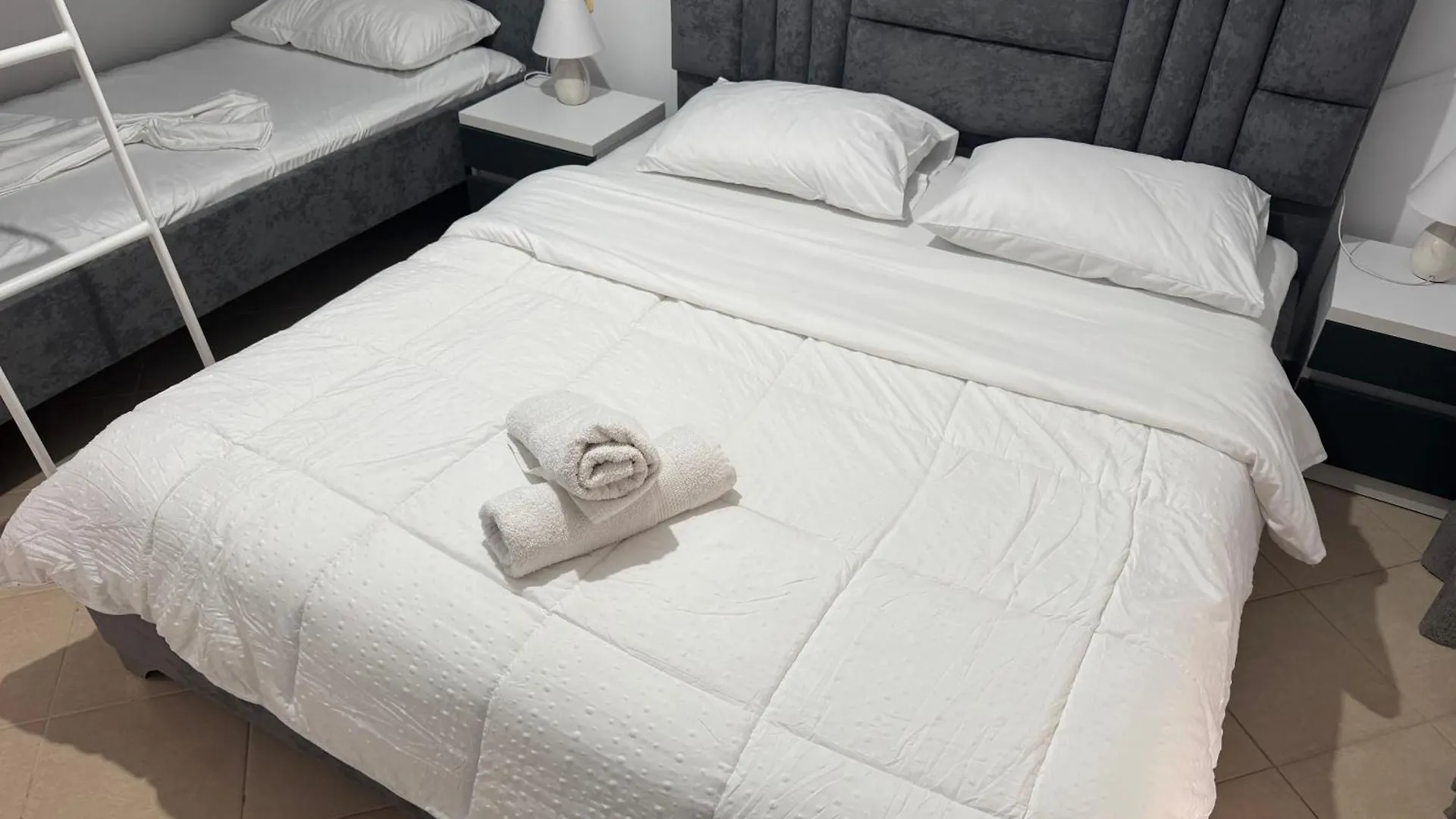 Dauti Apartments Sarande